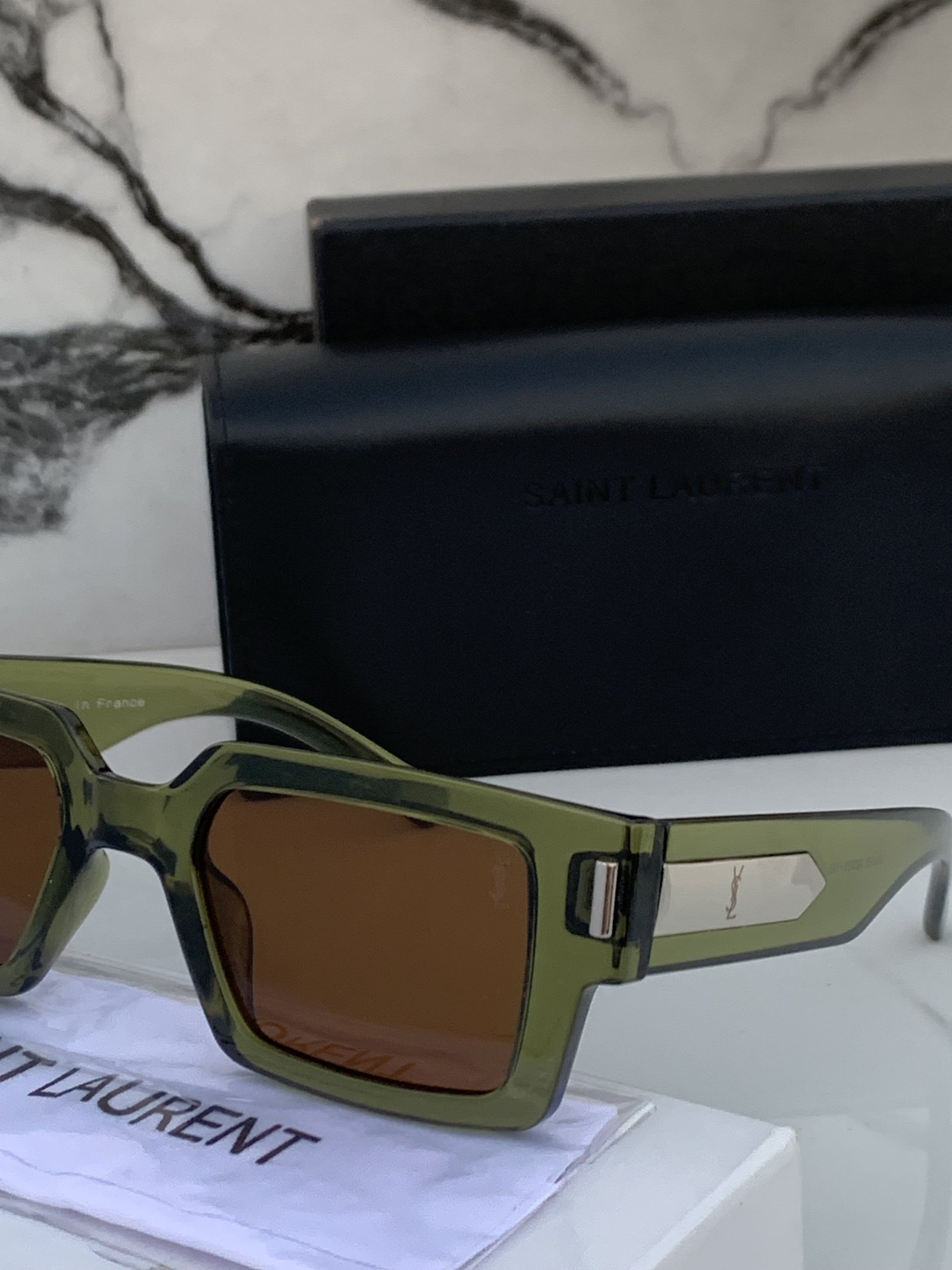 Branded Ys sant laurent green Sunglasses (With Original Kit) - Image 5