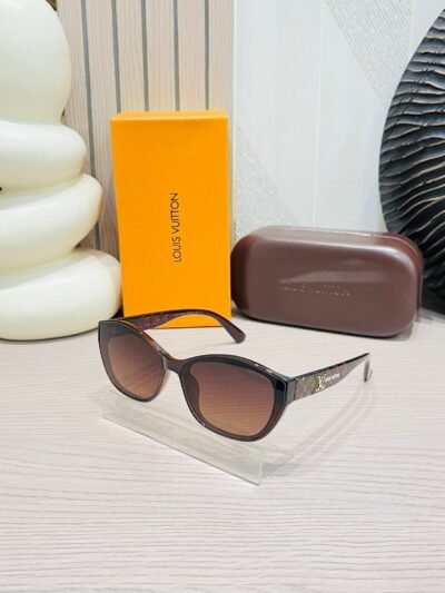 LV Noir & Mocha: Signature Black with a Touch of Light Brown